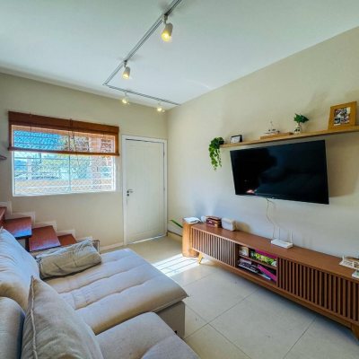 Casa em Condomínio com 66m², 3 quartos, 1 garagem, no bairro Ribeirão Da Ilha em Florianópolis