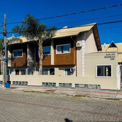 Casa em Condomínio com 66m², 3 quartos, 1 garagem, no bairro Ribeirão Da Ilha em Florianópolis