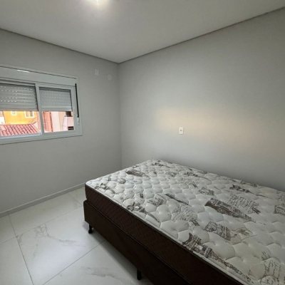 Sobrado Residencial com 110m², 3 quartos, 1 suíte, 2 garagens, no bairro Ingleses do Rio Vermelho em Florianópolis