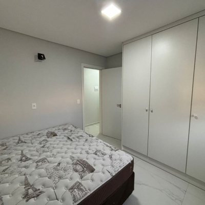 Sobrado Residencial com 110m², 3 quartos, 1 suíte, 2 garagens, no bairro Ingleses do Rio Vermelho em Florianópolis