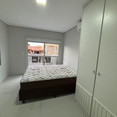 Sobrado Residencial com 110m², 3 quartos, 1 suíte, 2 garagens, no bairro Ingleses do Rio Vermelho em Florianópolis