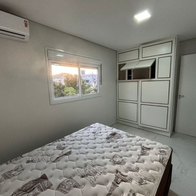 Sobrado Residencial com 110m², 3 quartos, 1 suíte, 2 garagens, no bairro Ingleses do Rio Vermelho em Florianópolis