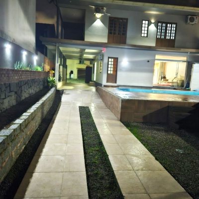 Casa Residencial com 300m², 4 quartos, 2 suítes, 3 garagens, no bairro Sertão Do Maruim em São José