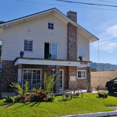Casa em Condomínio com 172m², 2 quartos, 1 suíte, 3 garagens, no bairro Vargem Grande em Florianópolis