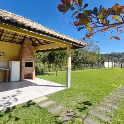 Casa em Condomínio com 172m², 2 quartos, 1 suíte, 3 garagens, no bairro Vargem Grande em Florianópolis