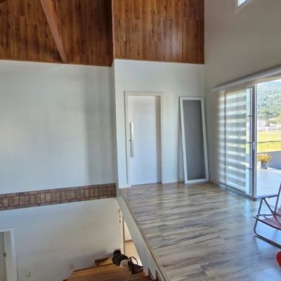 Casa em Condomínio com 172m², 2 quartos, 1 suíte, 3 garagens, no bairro Vargem Grande em Florianópolis