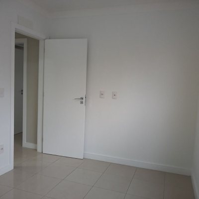 Apartamentos com 94m², 3 quartos, 1 suíte, 1 garagem, no bairro Campinas em São José