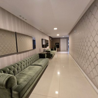 Apartamentos com 130m², 3 quartos, 3 suítes, 3 garagens, no bairro Centro em Florianópolis