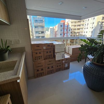 Apartamentos com 130m², 3 quartos, 3 suítes, 3 garagens, no bairro Centro em Florianópolis
