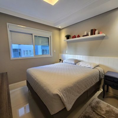 Apartamentos com 130m², 3 quartos, 3 suítes, 3 garagens, no bairro Centro em Florianópolis