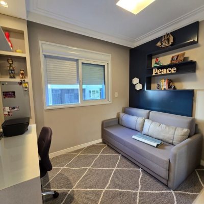 Apartamentos com 130m², 3 quartos, 3 suítes, 3 garagens, no bairro Centro em Florianópolis