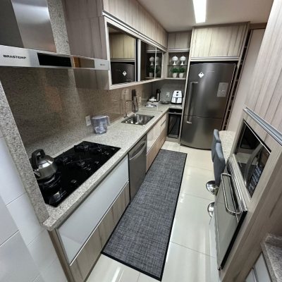 Apartamentos com 130m², 3 quartos, 3 suítes, 3 garagens, no bairro Centro em Florianópolis