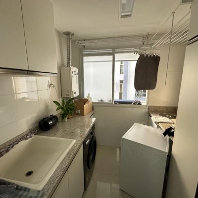 Apartamentos com 130m², 3 quartos, 3 suítes, 3 garagens, no bairro Centro em Florianópolis