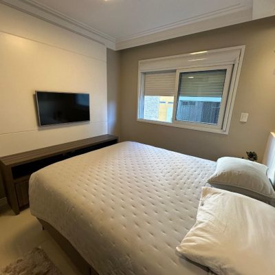 Apartamentos com 130m², 3 quartos, 3 suítes, 3 garagens, no bairro Centro em Florianópolis