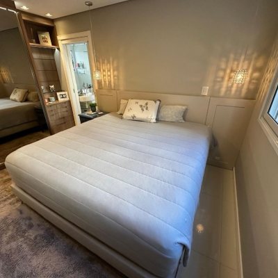 Apartamentos com 130m², 3 quartos, 3 suítes, 3 garagens, no bairro Centro em Florianópolis