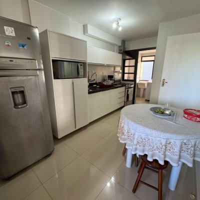 Apartamentos com 88m², 3 quartos, 1 suíte, 1 garagem, no bairro Centro em Florianópolis