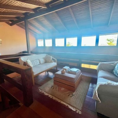 Casa Residencial com 392m², 3 quartos, 1 suíte, 4 garagens, no bairro Lagoa Da Conceição em Florianópolis