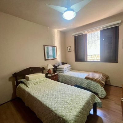 Casa Residencial com 392m², 3 quartos, 1 suíte, 4 garagens, no bairro Lagoa Da Conceição em Florianópolis