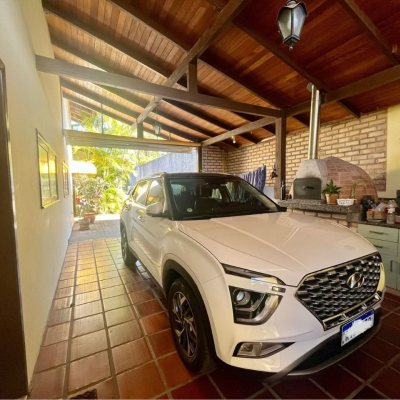 Casa Residencial com 392m², 3 quartos, 1 suíte, 4 garagens, no bairro Lagoa Da Conceição em Florianópolis