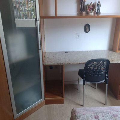 Casa Residencial com 209m², 4 quartos (sendo 1 suíte), 4 garagens, no bairro Carvoeira em Florianópolis