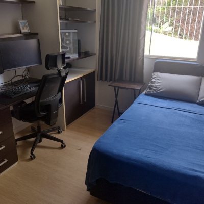 Casa Residencial com 209m², 4 quartos (sendo 1 suíte), 4 garagens, no bairro Carvoeira em Florianópolis