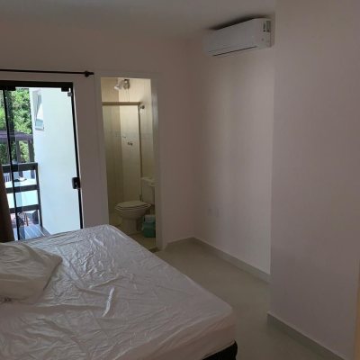 Casa Residencial com 303m², 7 quartos, 7 suítes, 3 garagens, no bairro Canasvieiras em Florianópolis