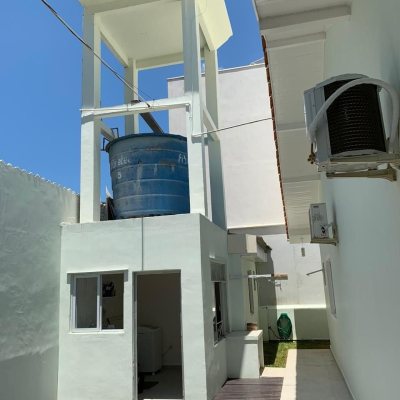 Casa Residencial com 303m², 7 quartos, 7 suítes, 3 garagens, no bairro Canasvieiras em Florianópolis