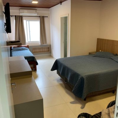 Casa Residencial com 303m², 7 quartos, 7 suítes, 3 garagens, no bairro Canasvieiras em Florianópolis