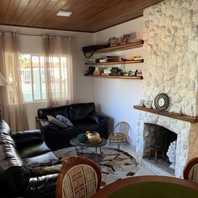 Casa Residencial com 303m², 7 quartos, 7 suítes, 3 garagens, no bairro Canasvieiras em Florianópolis