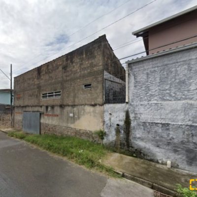 Casa Residencial com 147m², 3 quartos, 1 suíte, 2 garagens, no bairro Serraria em São José