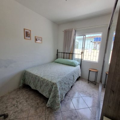 Casa Residencial com 147m², 3 quartos, 1 suíte, 2 garagens, no bairro Serraria em São José