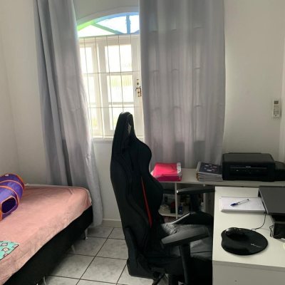 Casa Residencial com 207m², 3 quartos, 1 suíte, 3 garagens, no bairro Flor de Nápolis em São José