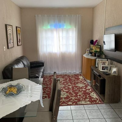 Casa Residencial com 207m², 3 quartos, 1 suíte, 3 garagens, no bairro Flor de Nápolis em São José