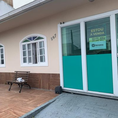 Casa Residencial com 207m², 3 quartos, 1 suíte, 3 garagens, no bairro Flor de Nápolis em São José