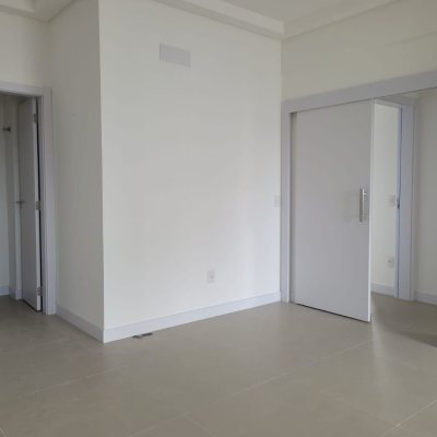 Apartamentos com 73m², 2 quartos, 2 suítes, 1 garagem, no bairro Agronômica em Florianópolis