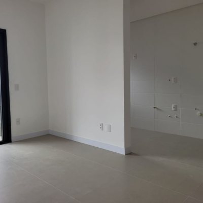 Apartamentos com 73m², 2 quartos, 2 suítes, 1 garagem, no bairro Agronômica em Florianópolis