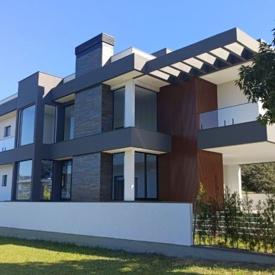 Casa em Condomínio com 398m², 4 quartos, 4 suítes, 2 garagens, no bairro Ingleses em Florianópolis