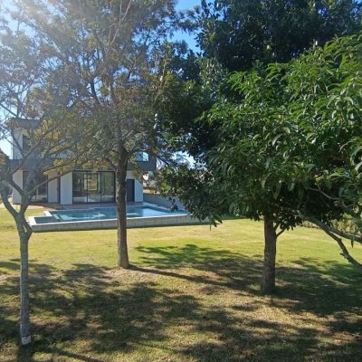 Casa em Condomínio com 398m², 4 quartos, 4 suítes, 2 garagens, no bairro Ingleses em Florianópolis