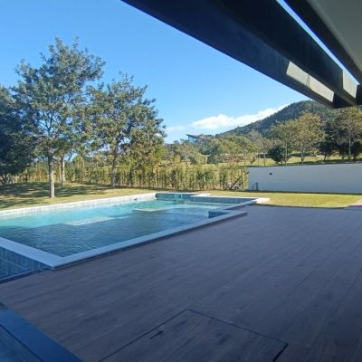 Casa em Condomínio com 398m², 4 quartos, 4 suítes, 2 garagens, no bairro Ingleses em Florianópolis