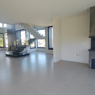 Casa em Condomínio com 398m², 4 quartos, 4 suítes, 2 garagens, no bairro Ingleses em Florianópolis