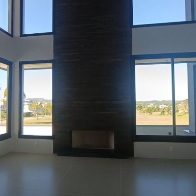 Casa em Condomínio com 398m², 4 quartos, 4 suítes, 2 garagens, no bairro Ingleses em Florianópolis