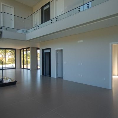 Casa em Condomínio com 398m², 4 quartos, 4 suítes, 2 garagens, no bairro Ingleses em Florianópolis