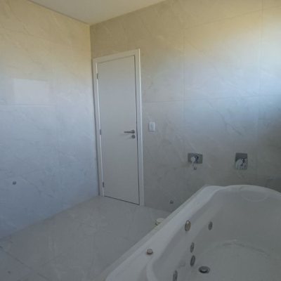 Casa em Condomínio com 398m², 4 quartos, 4 suítes, 2 garagens, no bairro Ingleses em Florianópolis