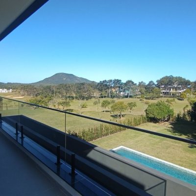 Casa em Condomínio com 398m², 4 quartos, 4 suítes, 2 garagens, no bairro Ingleses em Florianópolis