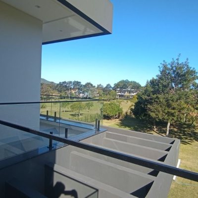 Casa em Condomínio com 398m², 4 quartos, 4 suítes, 2 garagens, no bairro Ingleses em Florianópolis