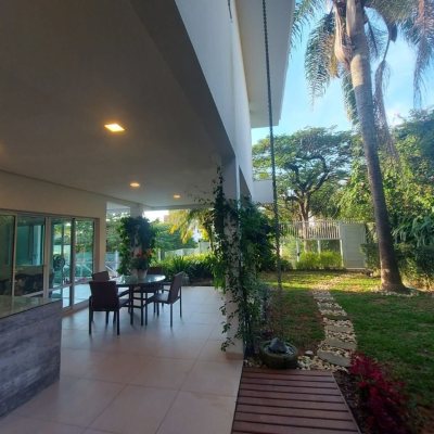 Casa Residencial com 475m², 7 quartos, 7 suítes, 8 garagens, no bairro Canasvieiras em Florianópolis