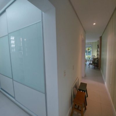 Casa Residencial com 475m², 7 quartos, 7 suítes, 8 garagens, no bairro Canasvieiras em Florianópolis