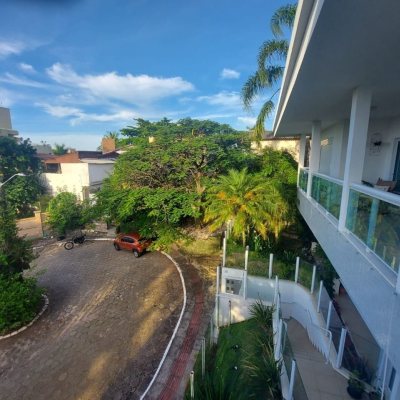 Casa Residencial com 475m², 7 quartos, 7 suítes, 8 garagens, no bairro Canasvieiras em Florianópolis