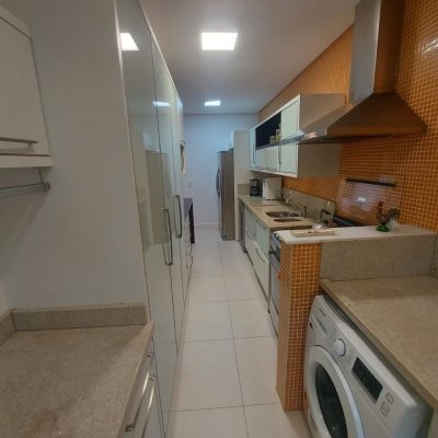 Casa Residencial com 475m², 7 quartos, 7 suítes, 8 garagens, no bairro Canasvieiras em Florianópolis