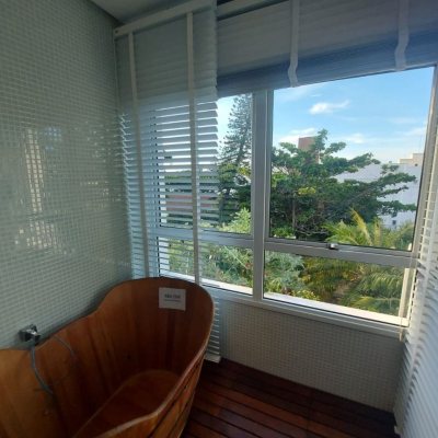 Casa Residencial com 475m², 7 quartos, 7 suítes, 8 garagens, no bairro Canasvieiras em Florianópolis